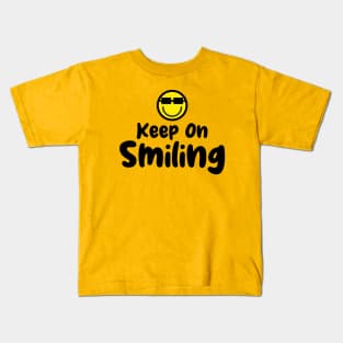 Keep On Smiling Shirt, Comfort colors t-shirt, Trendy Oversized Vintage Shirts, Very Cute and Super Comfy Sleep Shirt Kids T-Shirt